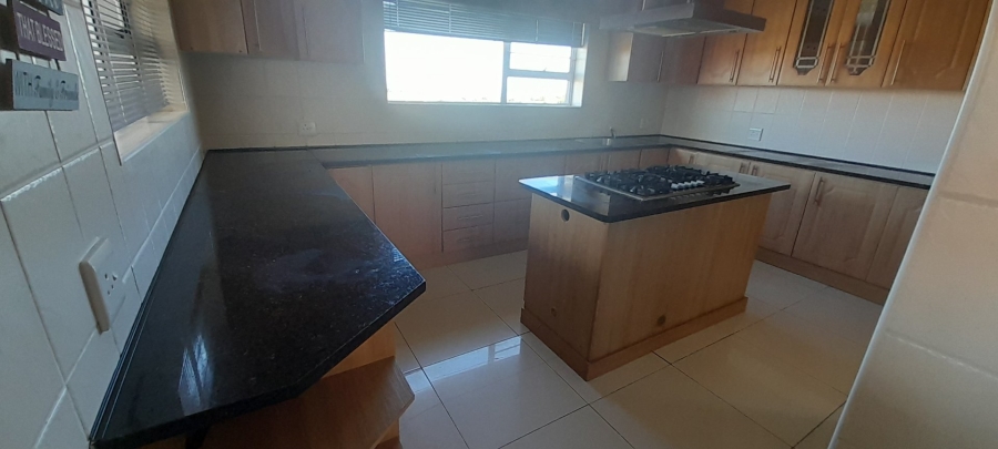 5 Bedroom Property for Sale in Lovemore Heights Estate Eastern Cape